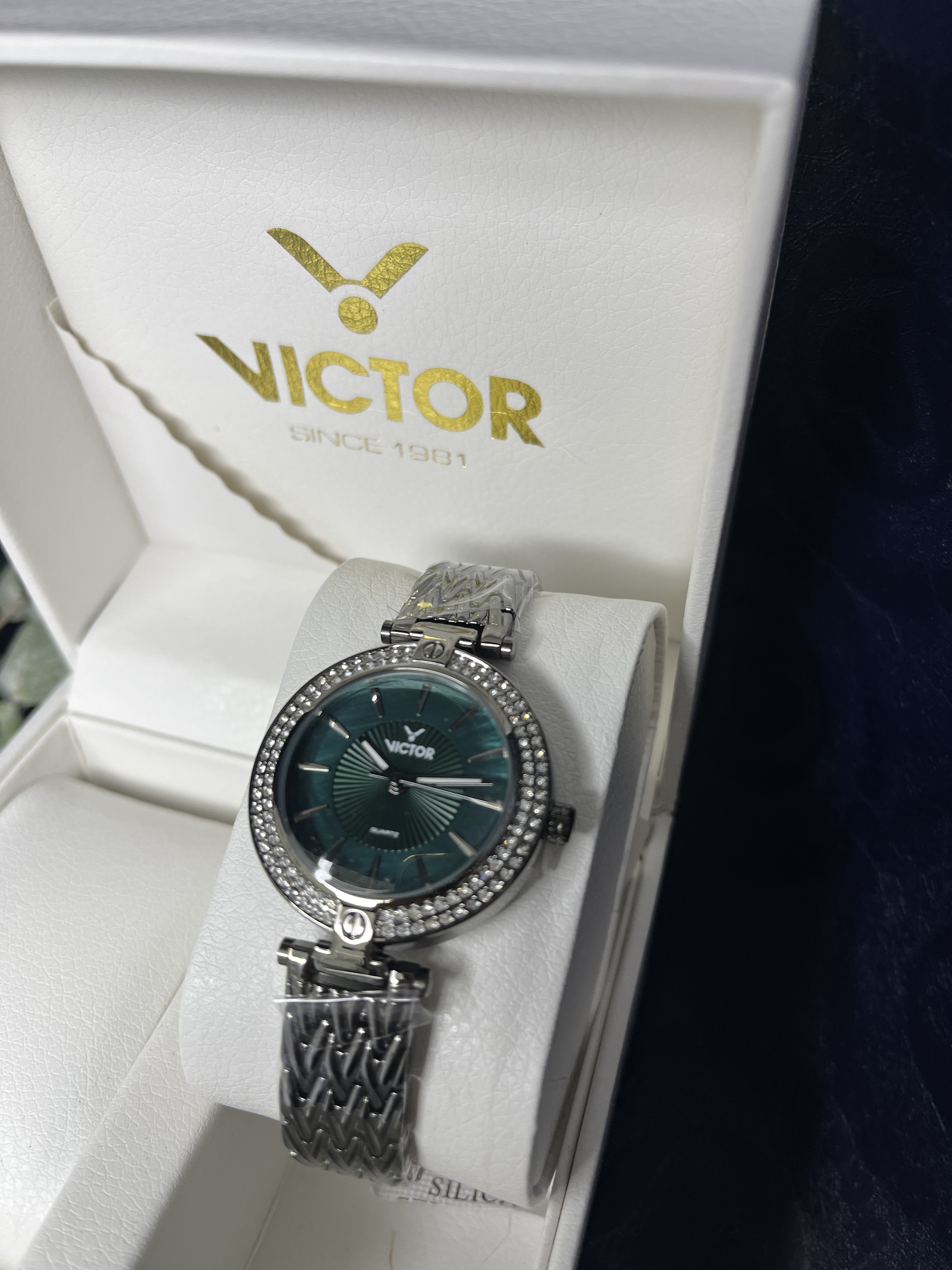 ساعت زنانه برند ویکتور صفحه سبز